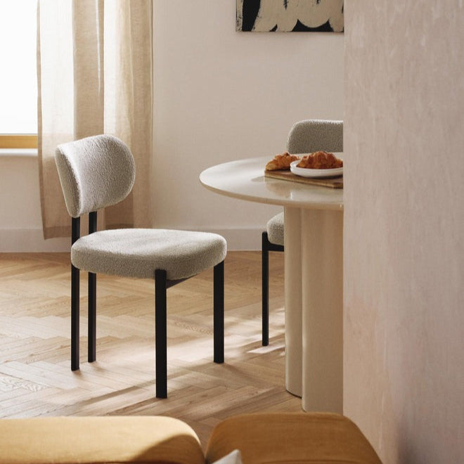 Chaise AYRA tissu bouclé et structure métal - Sakio Design Maroc