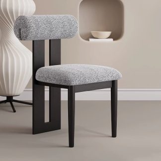 Chaise NOYA bois massif et tissu bouclette - Sakio Design Maroc