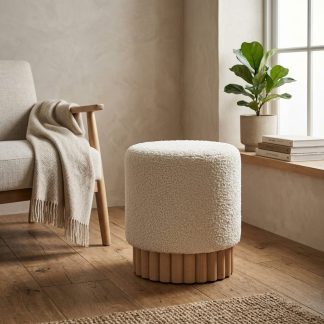 Pouf Élégance Nordic tissu bouclé base bois - Sakio Design Maroc
