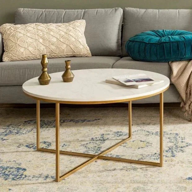 Table basse Elysia effet marbre et pieds dorés - Sakio Design